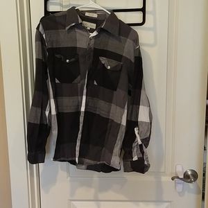 Men's Long Sleeved Button-up Plaid Shirt